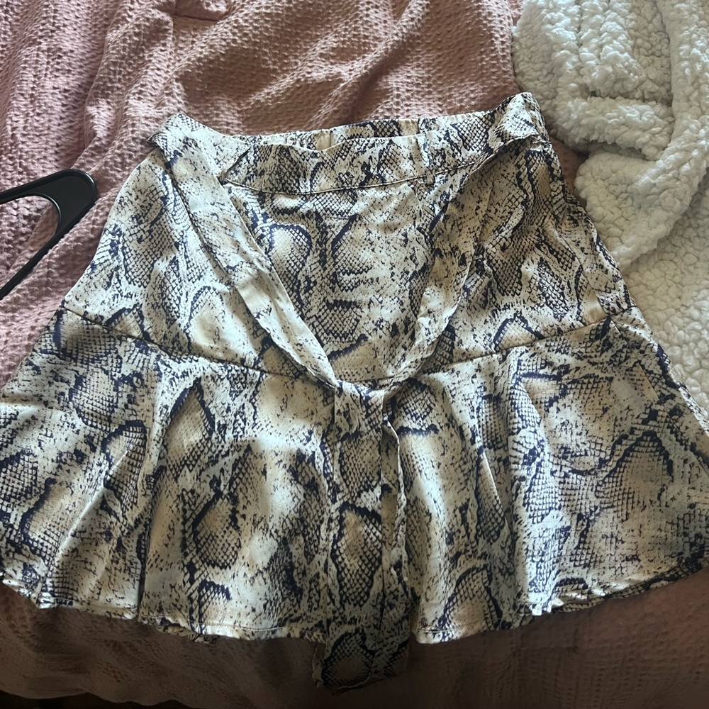 SNAKE SKIN MINI SKIRT